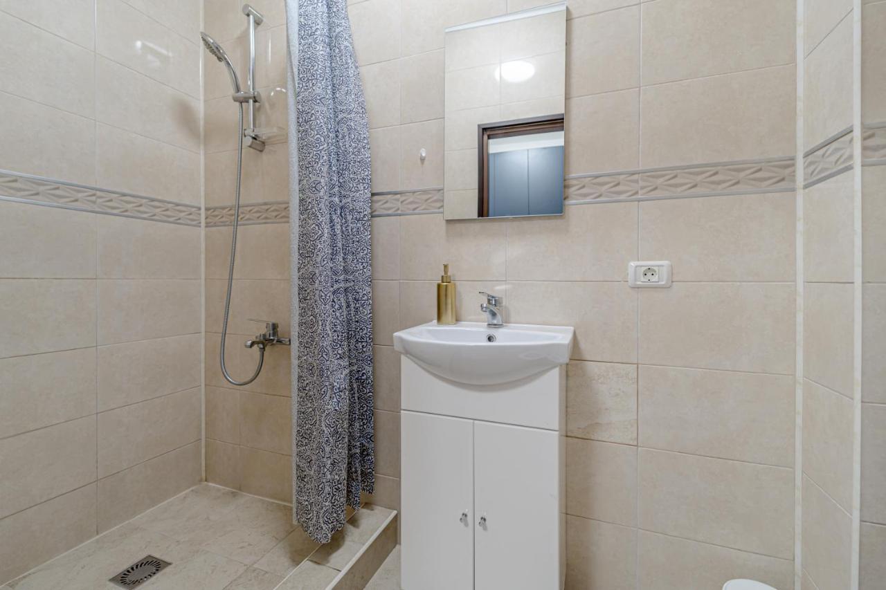 Hera'S Modern Home Αράντ Εξωτερικό φωτογραφία